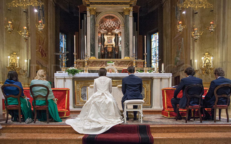 Servizi fotografici professionali per cerimonie - Photography services for weddings and ceremonies, Milan, Italy Un matrimonio religioso. A church wedding.